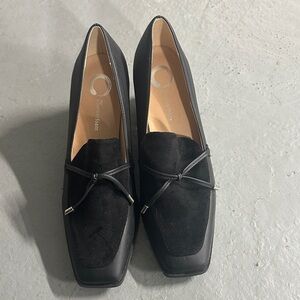Chic Black Women's Loafers with Bow Detail